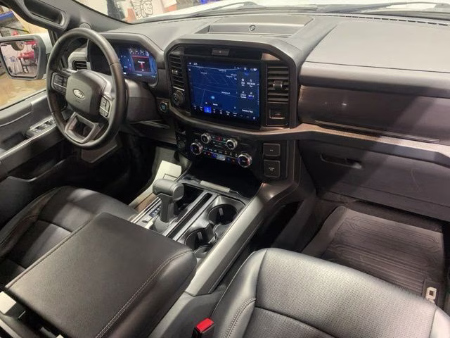 2025 White Metallic Ford F-150 Lariat 4X4 Truck