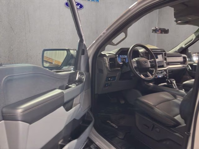 2025 White Metallic Ford F-150 Lariat 4X4 Truck