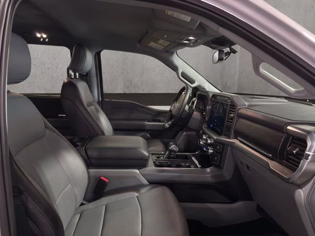 2025 White Metallic Ford F-150 Lariat 4X4 Truck