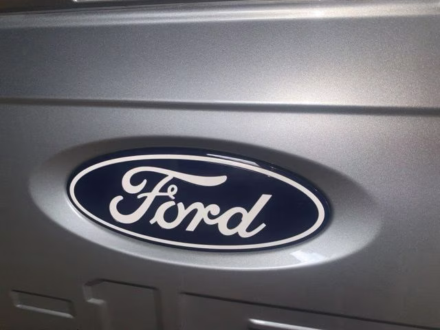 2025 Iconic Silver Metallic Ford F-150 Lariat 4X4 Truck
