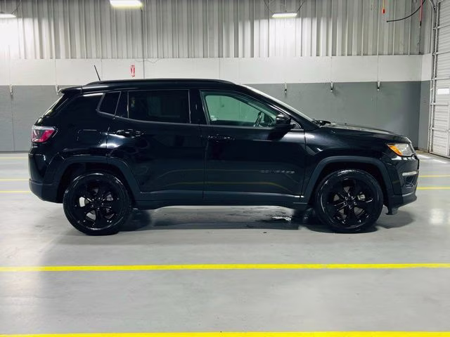 2019 Diamond Black Crystal Pearlcoat Jeep Compass Altitude FWD SUV