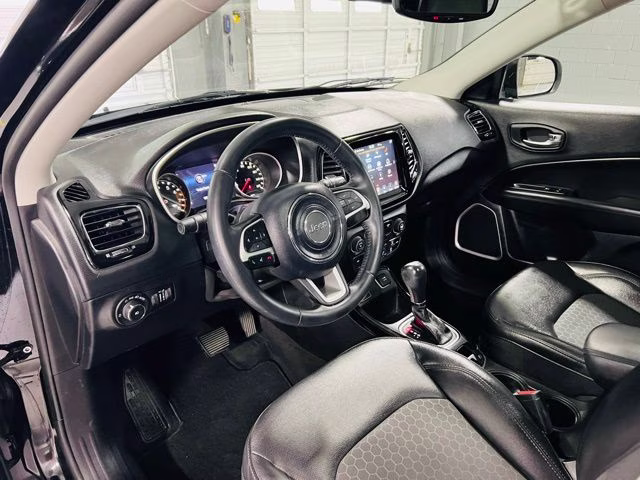 2019 Diamond Black Crystal Pearlcoat Jeep Compass Altitude FWD SUV