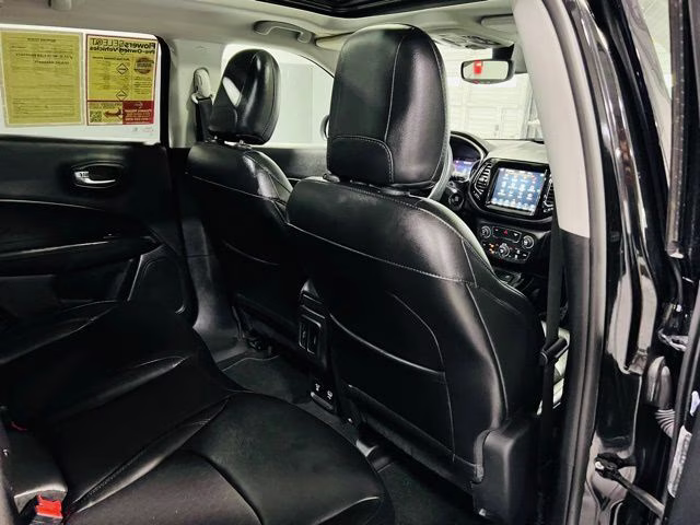 2019 Diamond Black Crystal Pearlcoat Jeep Compass Altitude FWD SUV