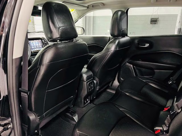 2019 Diamond Black Crystal Pearlcoat Jeep Compass Altitude FWD SUV