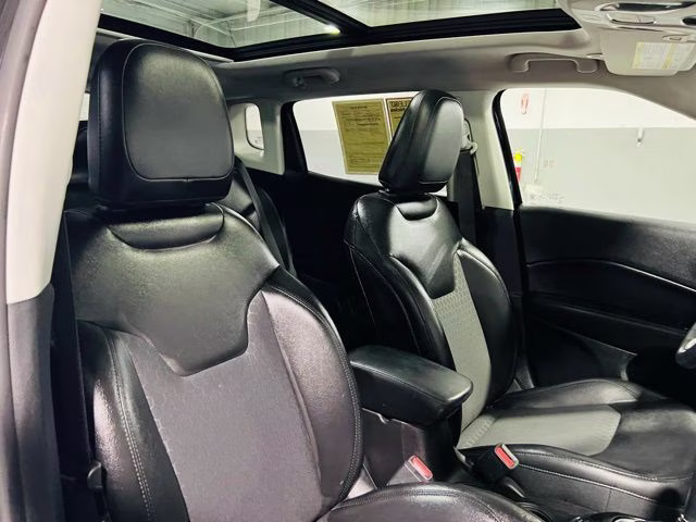 2019 Diamond Black Crystal Pearlcoat Jeep Compass Altitude FWD SUV