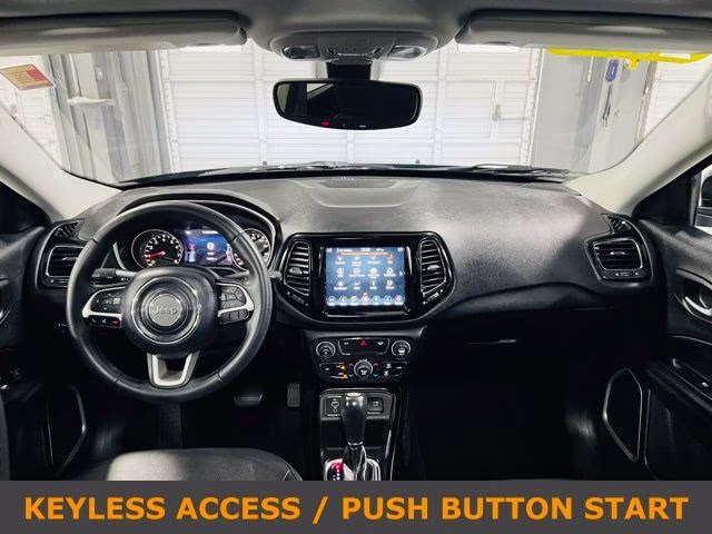 2019 Diamond Black Crystal Pearlcoat Jeep Compass Altitude FWD SUV