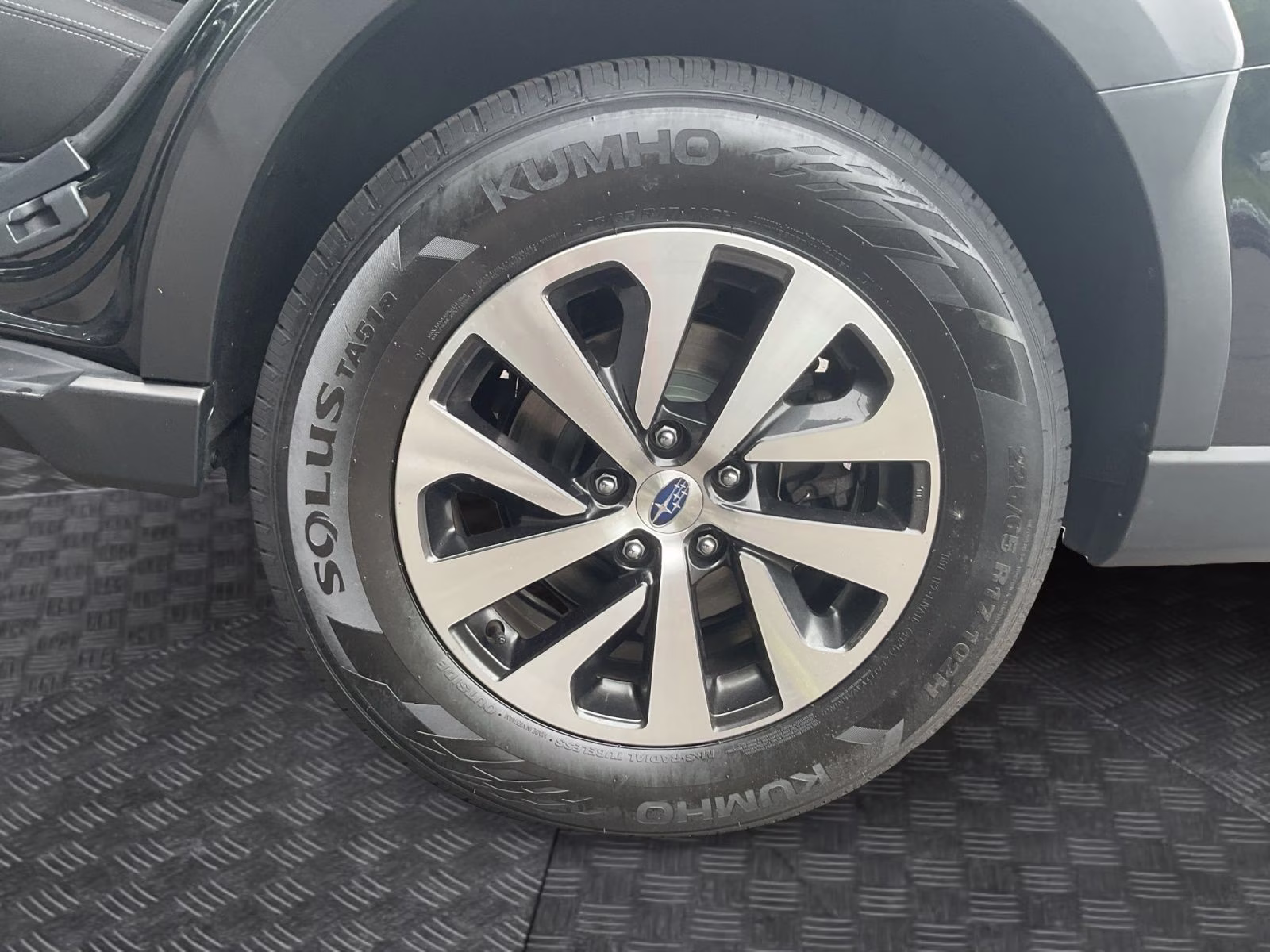 2023 Crystal Black Silica Subaru Outback Premium AWD SUV