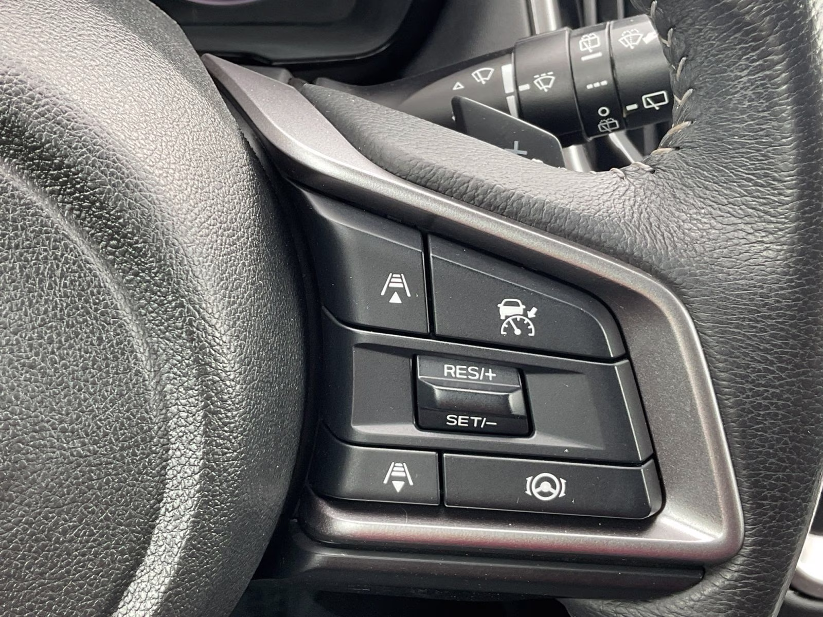 2023 Crystal Black Silica Subaru Outback Premium AWD SUV