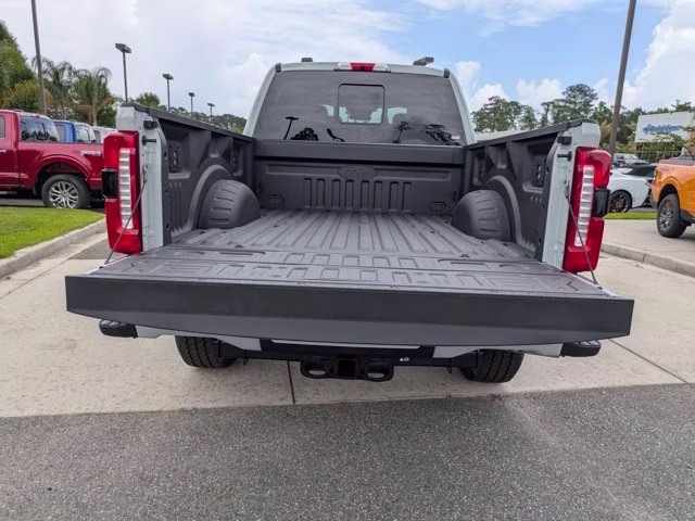 2026 Avalanche Ford Super Duty F-250 SRW LARIAT 4X4 Truck