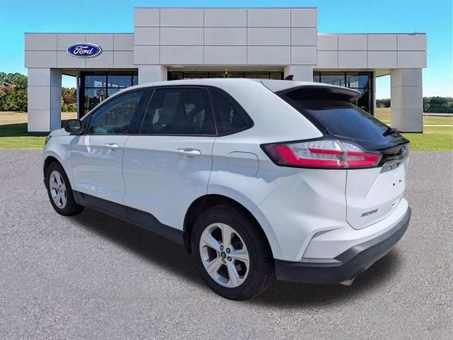 2019 Oxford White Ford Edge SE FWD SUV