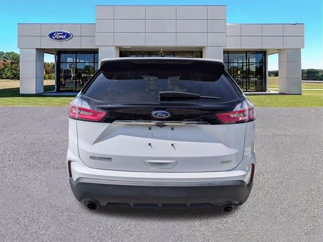 2019 Oxford White Ford Edge SE FWD SUV