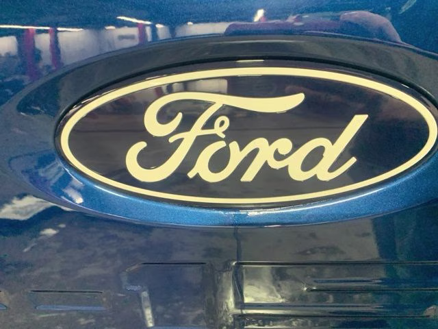 2025 Blue Metallic Ford F-150 Lariat 4X4 Truck