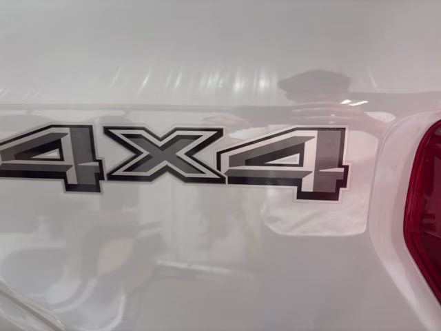 2025 White Metallic Ford F-150 Lariat 4X4 Truck