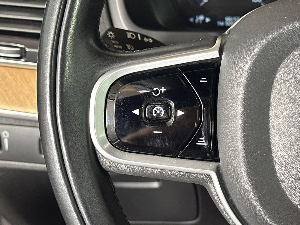 2020 Denim Blue Metallic Volvo XC90 T6 Inscription AWD SUV