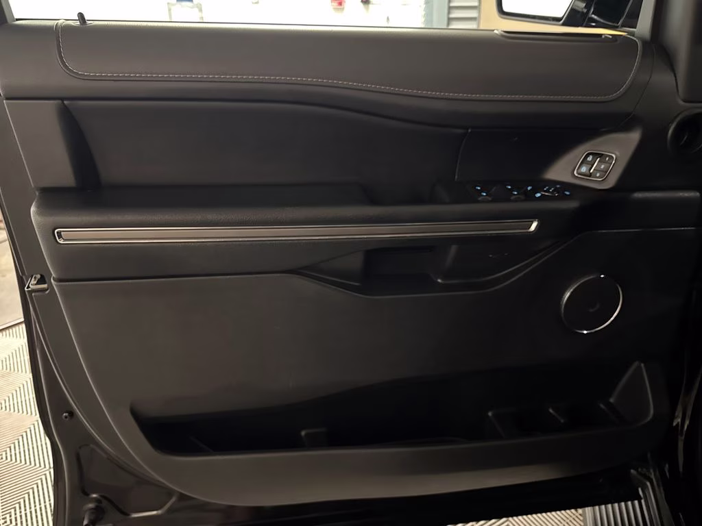 2024 Agate Black Metallic Ford Expedition XLT RWD SUV