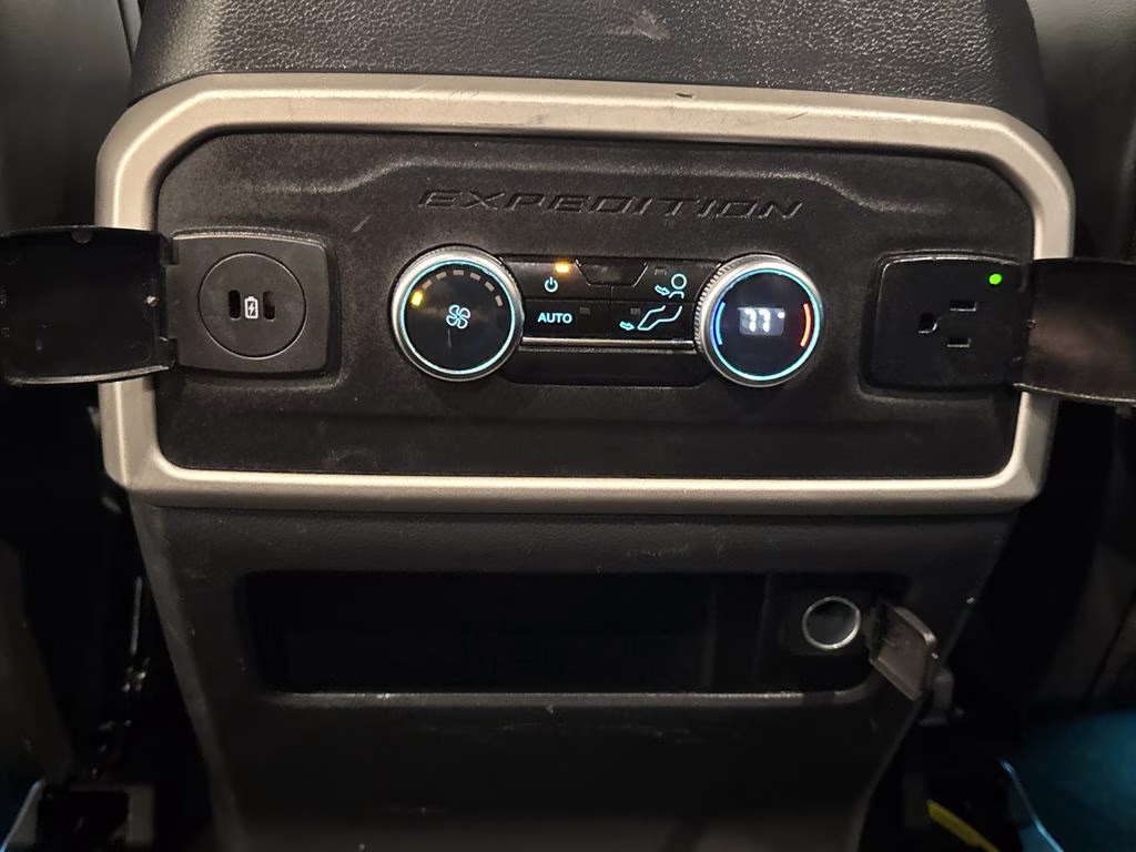 2024 Agate Black Metallic Ford Expedition XLT RWD SUV