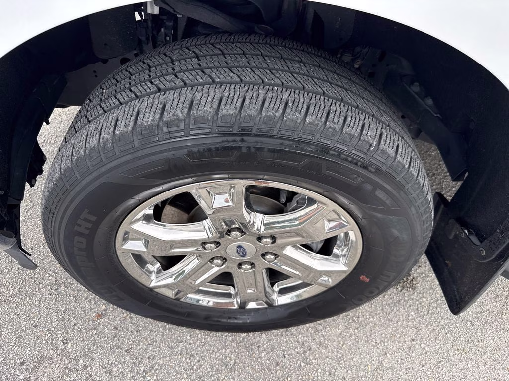 2023 Oxford White Ford F-150 XLT RWD Truck