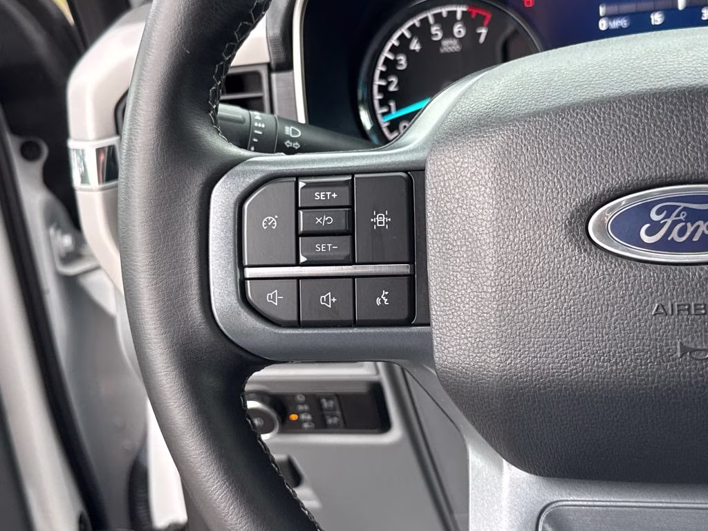 2023 Oxford White Ford F-150 XLT RWD Truck