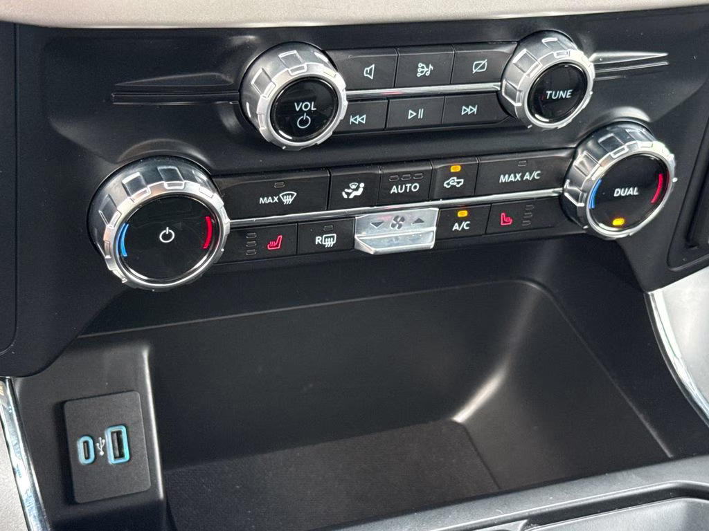 2023 Oxford White Ford F-150 XLT RWD Truck