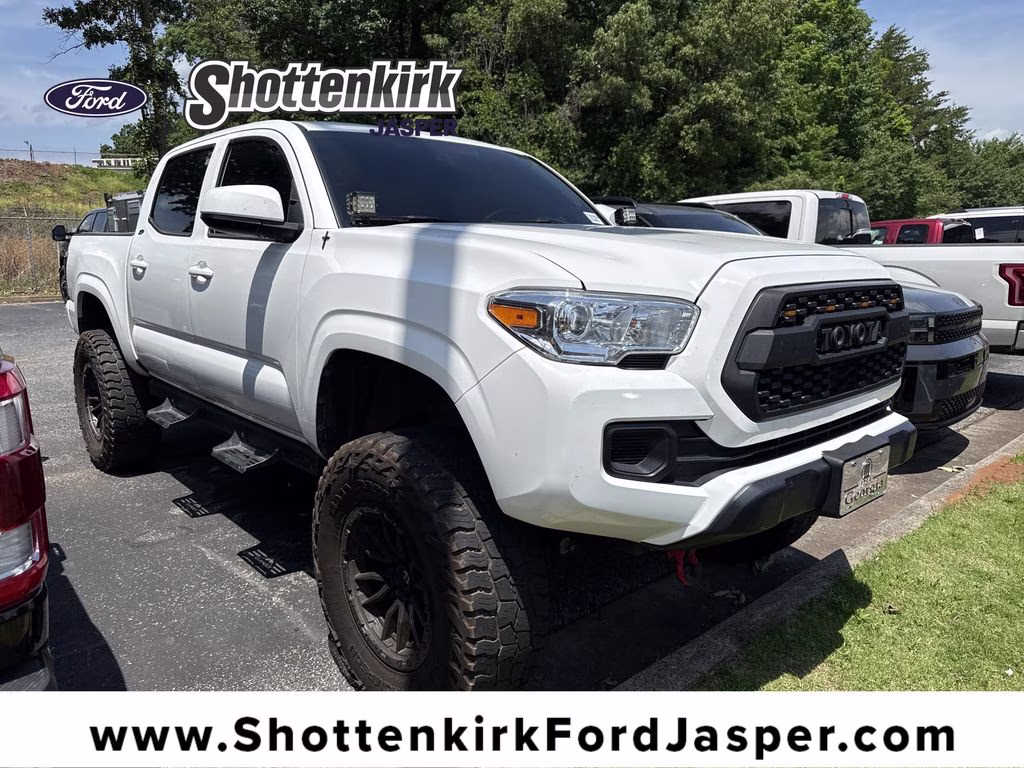 2022 White Toyota Tacoma SR 4X4 Truck