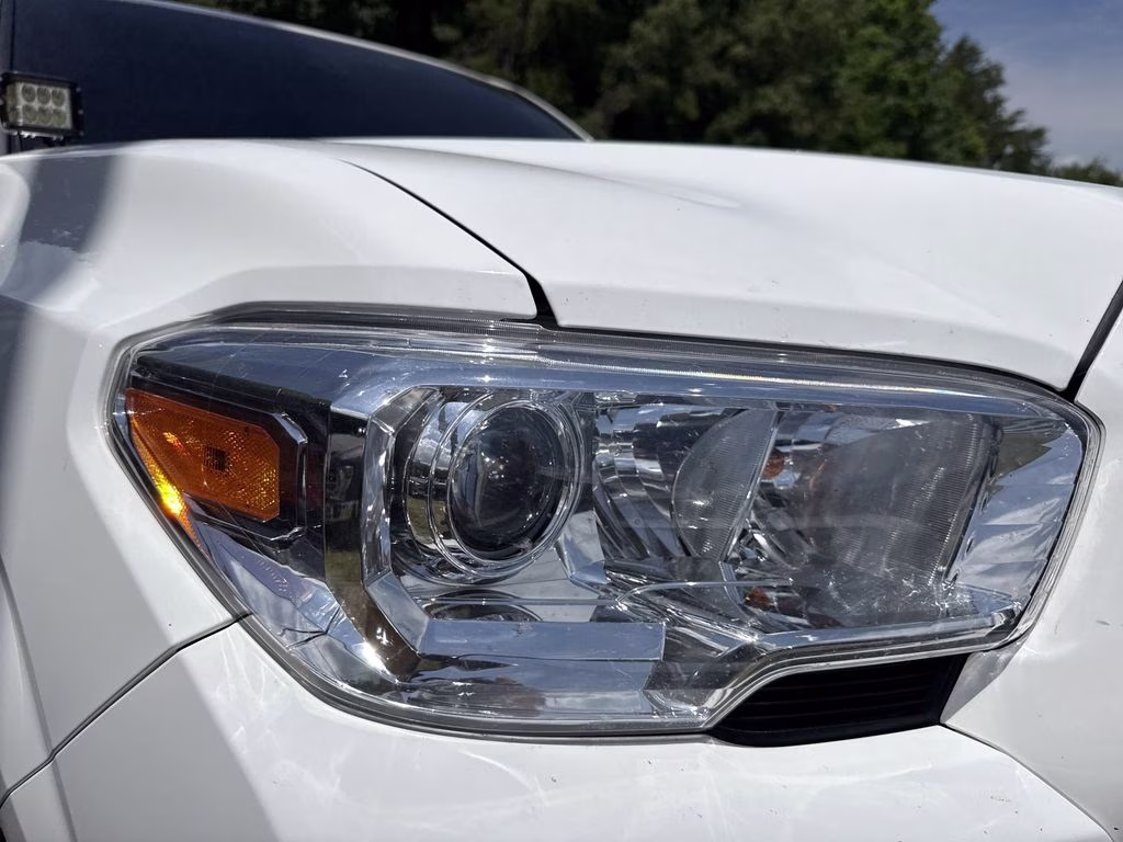 2022 White Toyota Tacoma SR 4X4 Truck