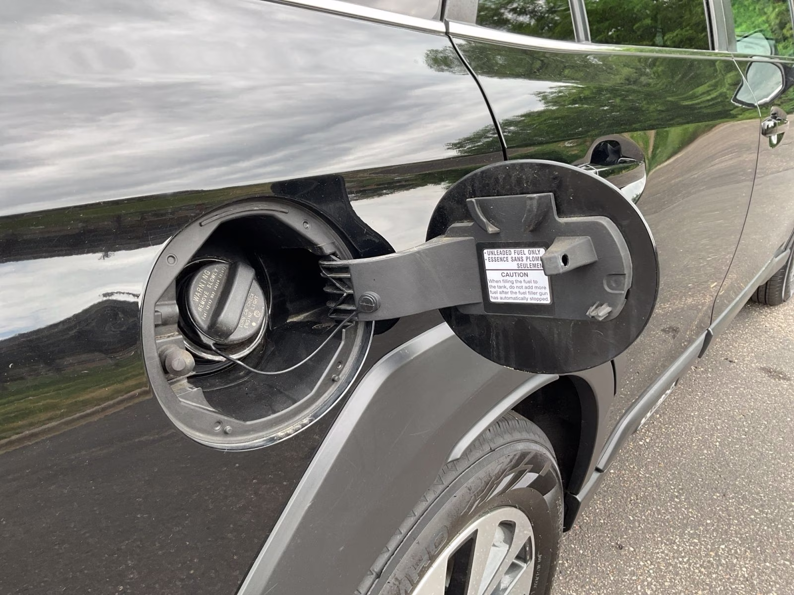 2023 Crystal Black Silica Subaru Outback Premium AWD SUV