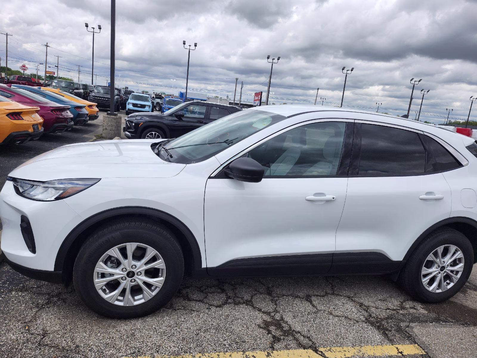 2024 Oxford White Ford Escape Active AWD SUV