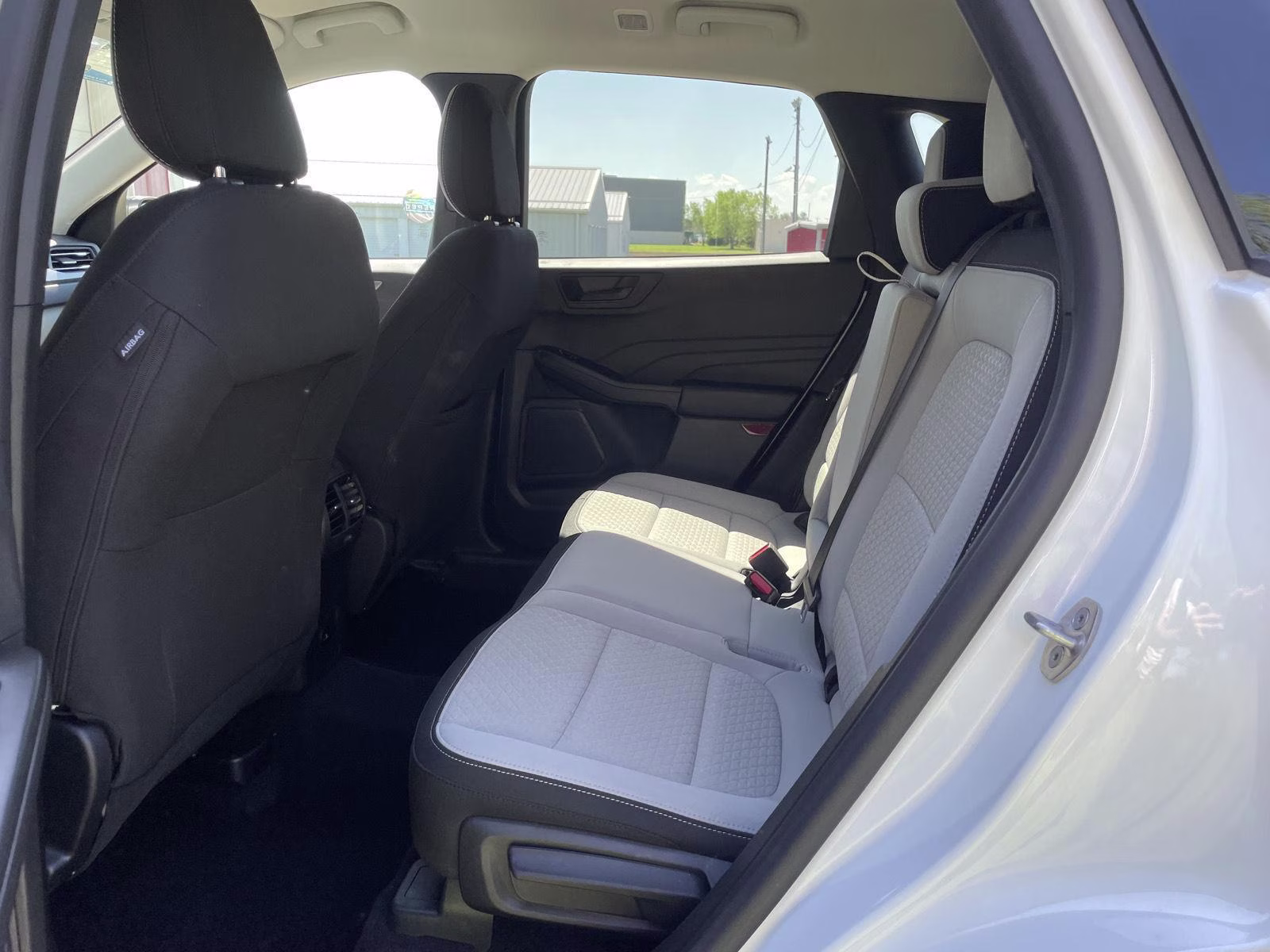 2024 Oxford White Ford Escape Active AWD SUV