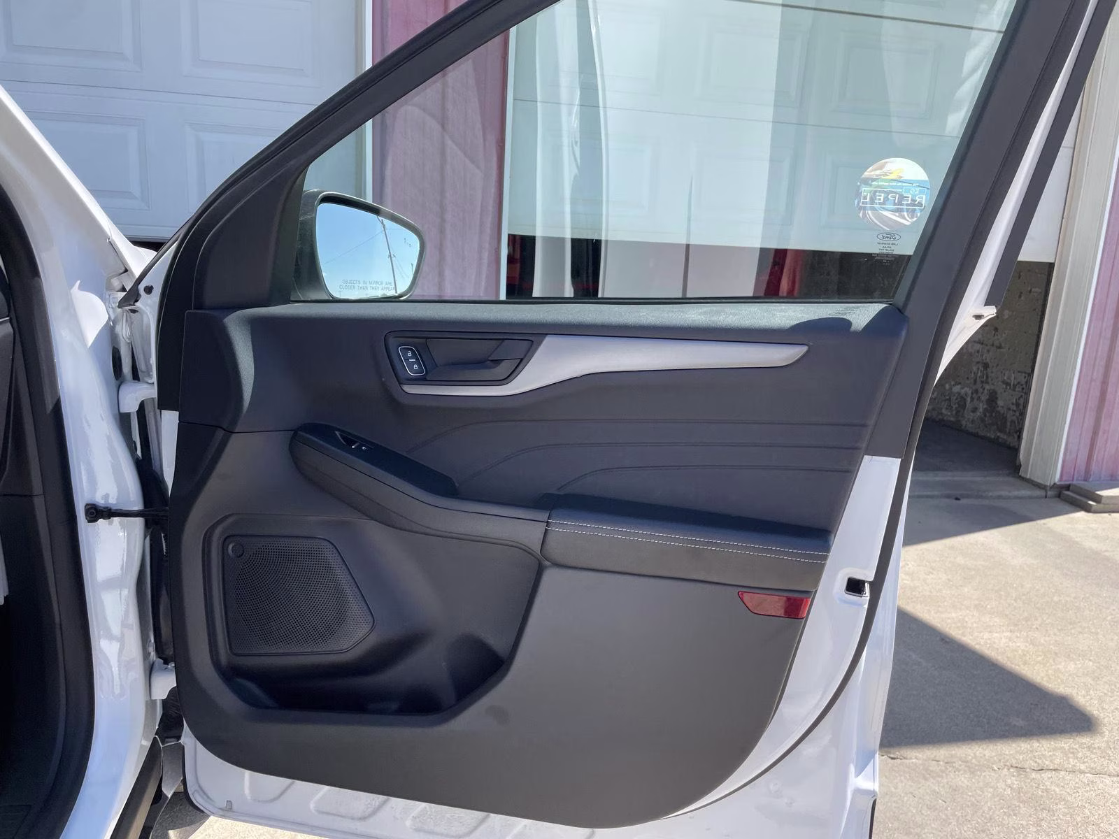 2024 Oxford White Ford Escape Active AWD SUV