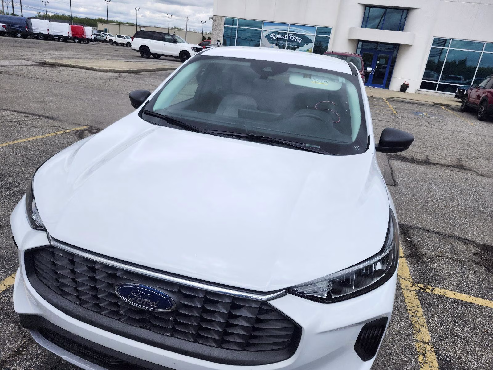 2024 Oxford White Ford Escape Active AWD SUV