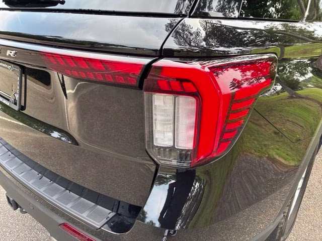 2025 Black Metallic Ford Explorer Active RWD SUV