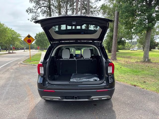 2025 Black Metallic Ford Explorer Active RWD SUV
