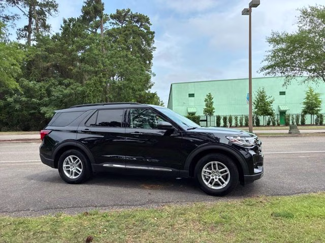 2025 Black Metallic Ford Explorer Active RWD SUV