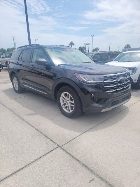 2025 Black Metallic Ford Explorer Active RWD SUV