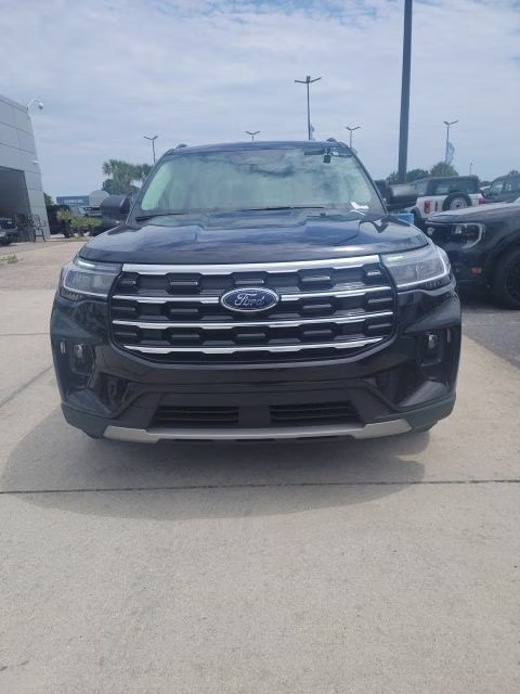 2025 Black Metallic Ford Explorer Active RWD SUV