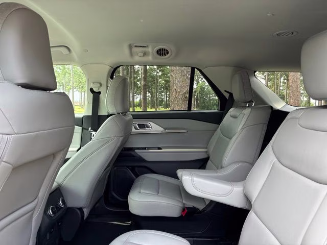 2025 Black Metallic Ford Explorer Active RWD SUV