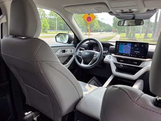 2025 Black Metallic Ford Explorer Active RWD SUV