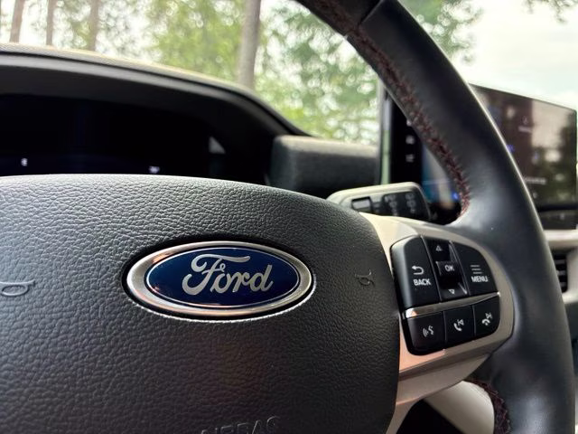 2025 Black Metallic Ford Explorer Active RWD SUV