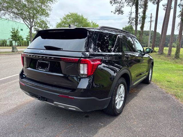 2025 Black Metallic Ford Explorer Active RWD SUV