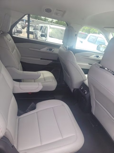 2025 Black Metallic Ford Explorer Active RWD SUV