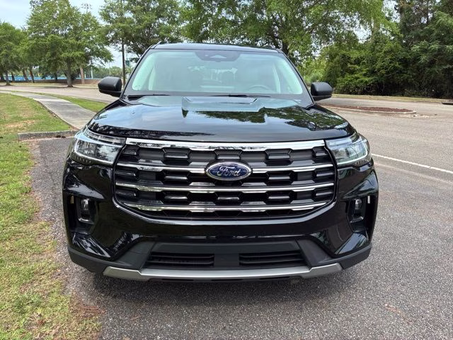 2025 Black Metallic Ford Explorer Active RWD SUV