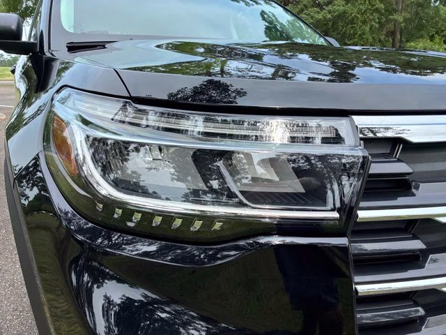 2025 Black Metallic Ford Explorer Active RWD SUV