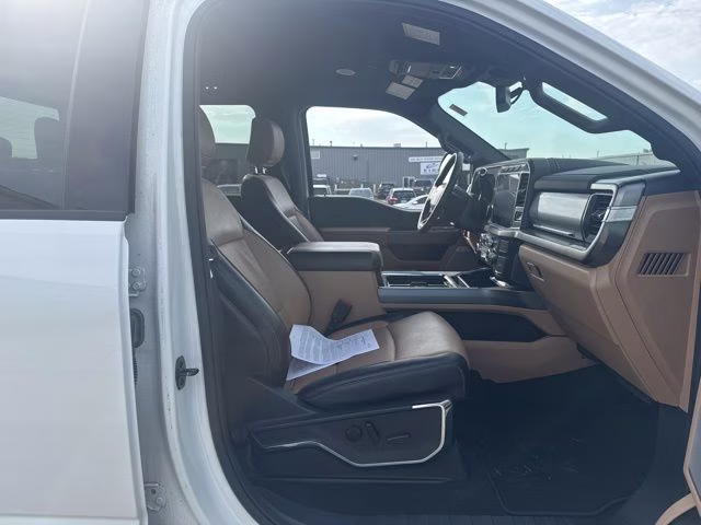 2023 Star White Metallic Tri-Coat Ford Super Duty F-250 SRW Lariat 4X4 Truck
