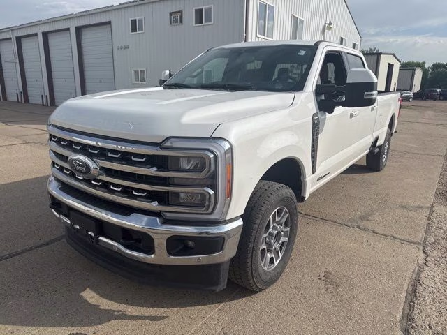 2023 Star White Metallic Tri-Coat Ford Super Duty F-250 SRW Lariat 4X4 Truck