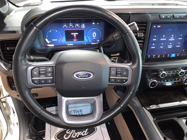 2023 Star White Metallic Tri-Coat Ford Super Duty F-250 SRW Lariat 4X4 Truck