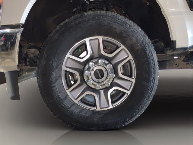 2023 Star White Metallic Tri-Coat Ford Super Duty F-250 SRW Lariat 4X4 Truck