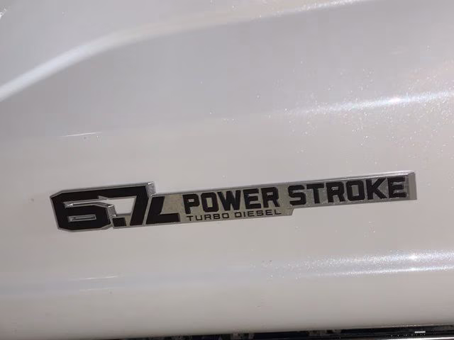 2023 Star White Metallic Tri-Coat Ford Super Duty F-250 SRW Lariat 4X4 Truck