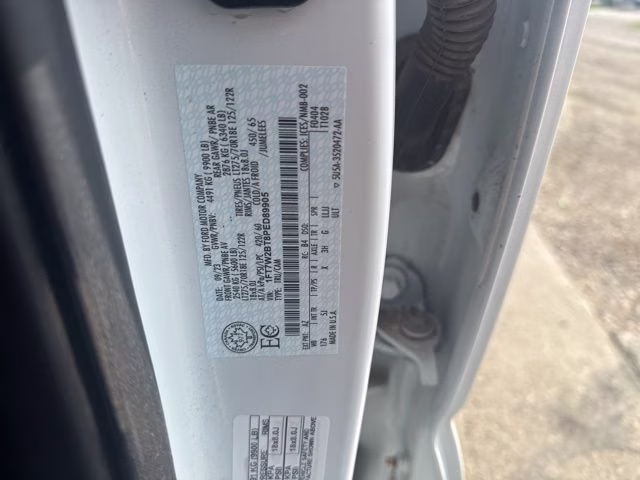 2023 Star White Metallic Tri-Coat Ford Super Duty F-250 SRW Lariat 4X4 Truck