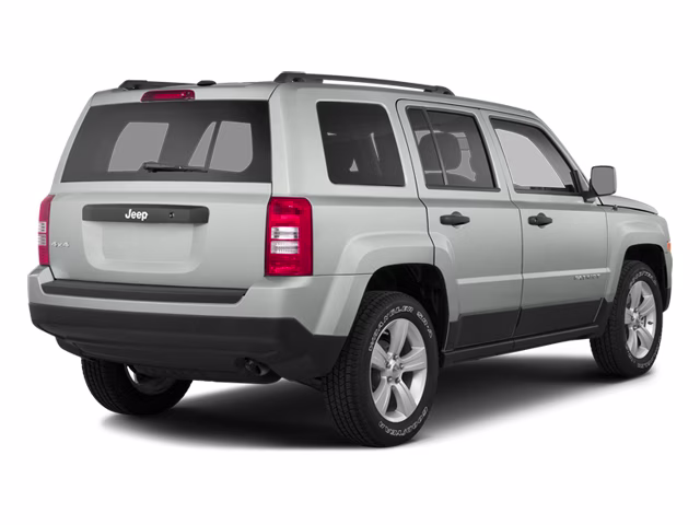 2014 Bright White Clearcoat Jeep Patriot Latitude FWD SUV