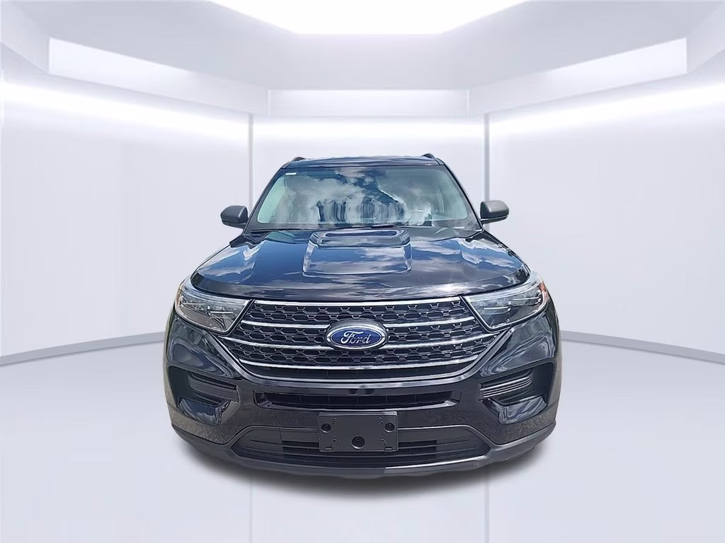 2022 Black Ford Explorer XLT 4X4 SUV